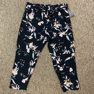 One By Chapter One Jogger Longueur Capri Ankle Black and Pink Floral Design  XL